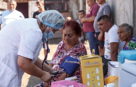 За чотири тижні на Закарпатті вакцинували понад 200 представників ромської громади