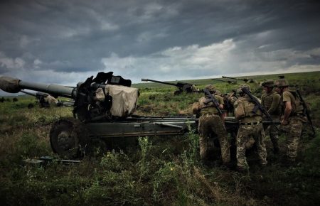 На Донбассе в результате обстрелов боевиков погиб военный