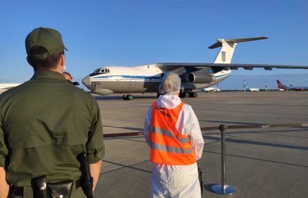 Український літак з ще понад сотнею людей вилетів з Афганістану — Кулеба