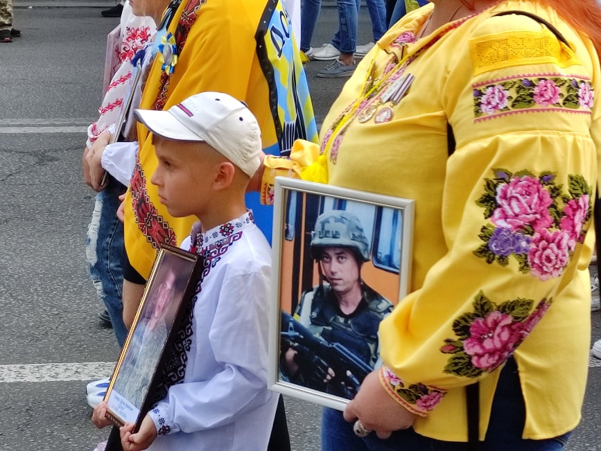 Марш захисників у Києві (фоторепортаж)