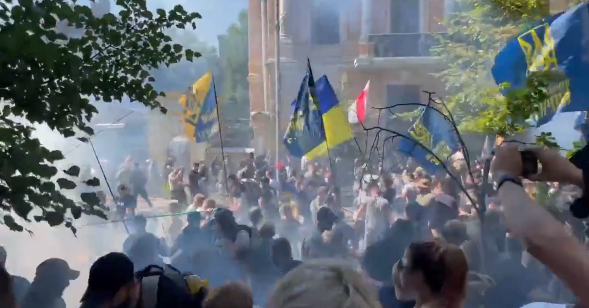 Нацкорпус влаштував мітинг у центрі Києва, сталися сутички, є постраждалі (оновлено)