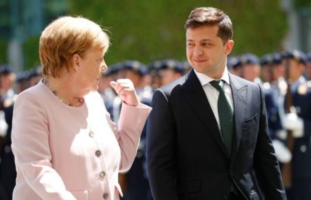 Меркель зустрінеться із Зеленським у Києві, попередня дата — 22 серпня
