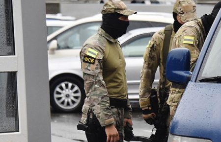 У РФ затримали українця, який нібито збирав дані про російську зброю