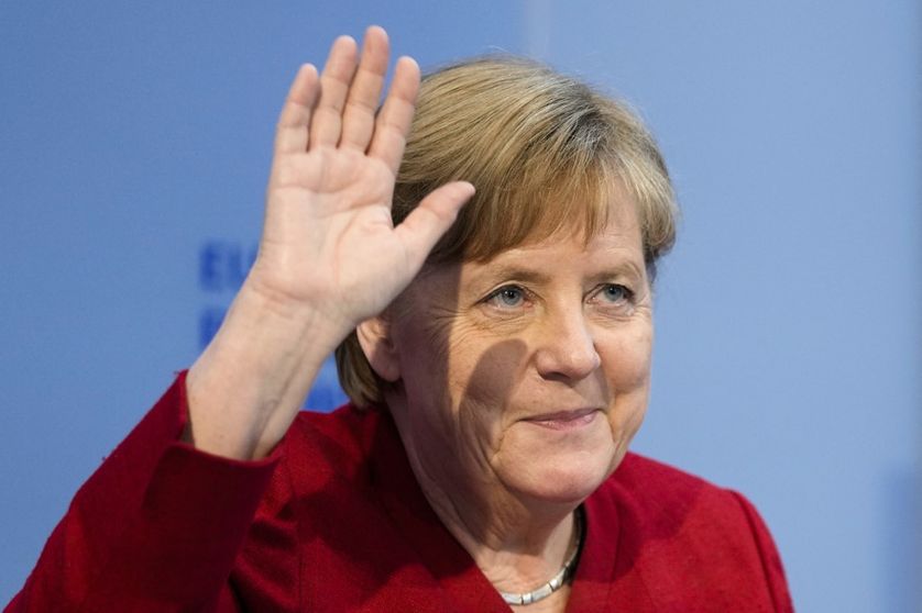 Меркель отримуватиме близько 15 тисяч євро пенсії, посаду вона залишає уже восени