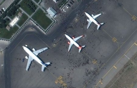 У неділю український літак у Кабулі захоплювали — Єнін про спроби евакуації
