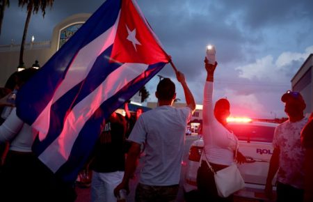 Відключати інтернет тим, хто шкодить іміджу держави: на Кубі нові обмеження