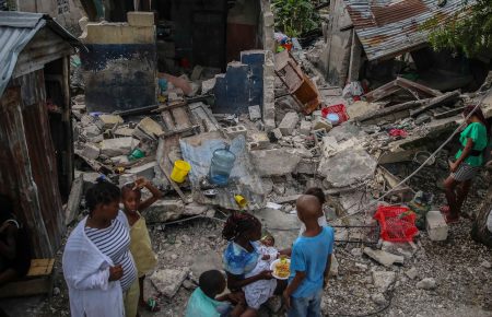 На Гаїті вже майже 2 тисячі загиблих через землетрус