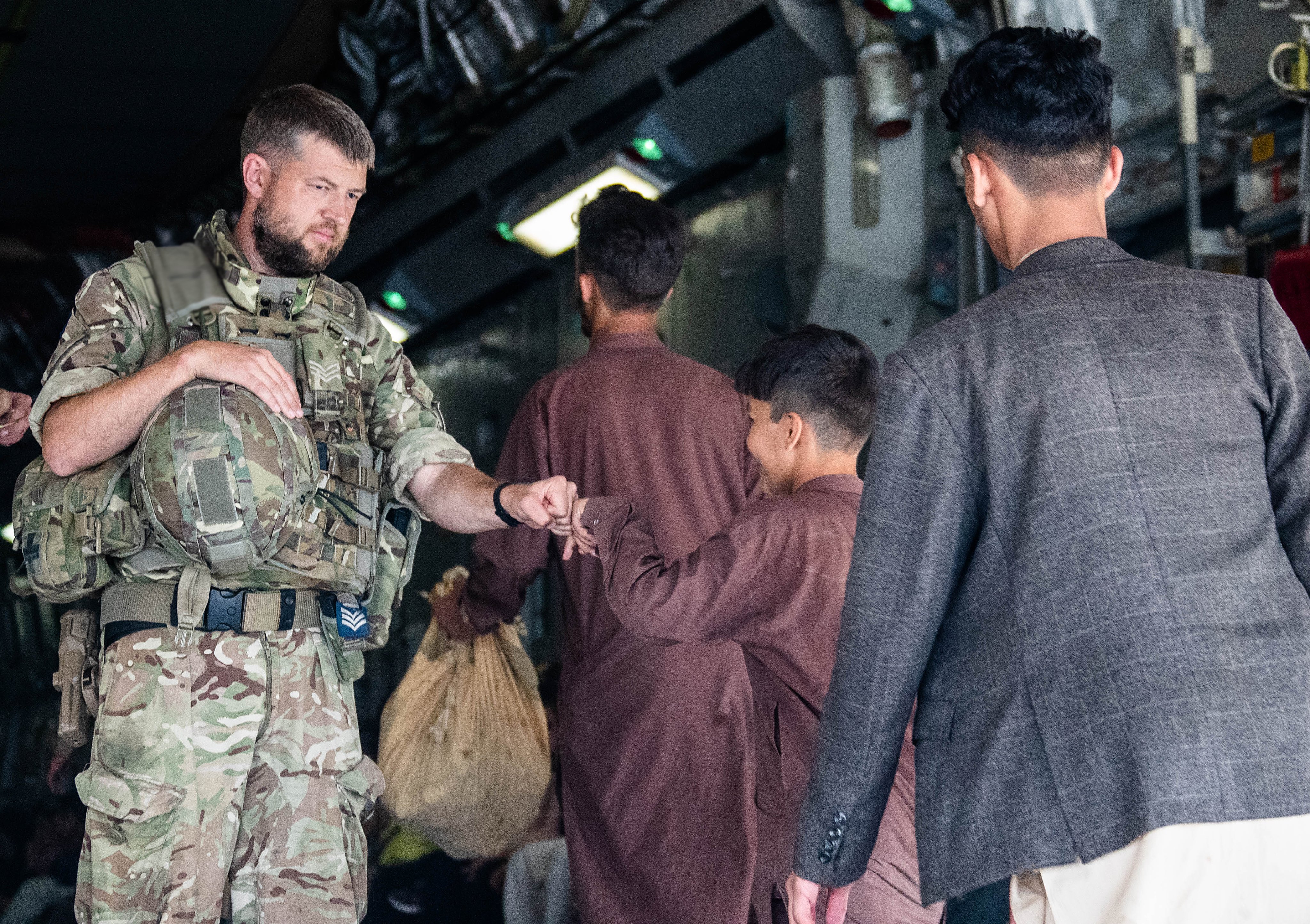 Міноборони Британії випадково розкрило дані афганців, які хочуть евакуюватися — BBC