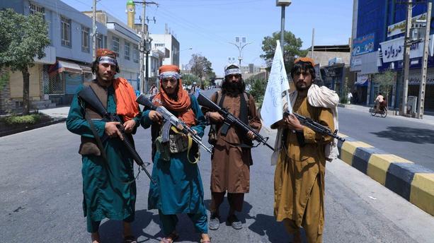 Таліби наказали жінкам в Афганістані залишатися вдома, бо бойовики «можуть погано з ними поводитися»