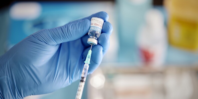 В Україні першу дозу вакцини від CОVID-19 отримали вже понад 4,1 млн людей