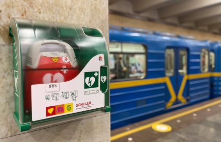 У Києві через підозрілий пакет закрили пересадний вузол метро