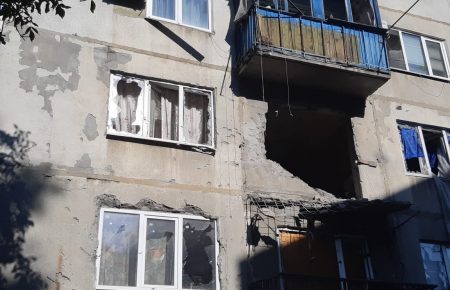 Кириленко: Бойовики обстріляли Красногорівку, поранений місцевий мешканець