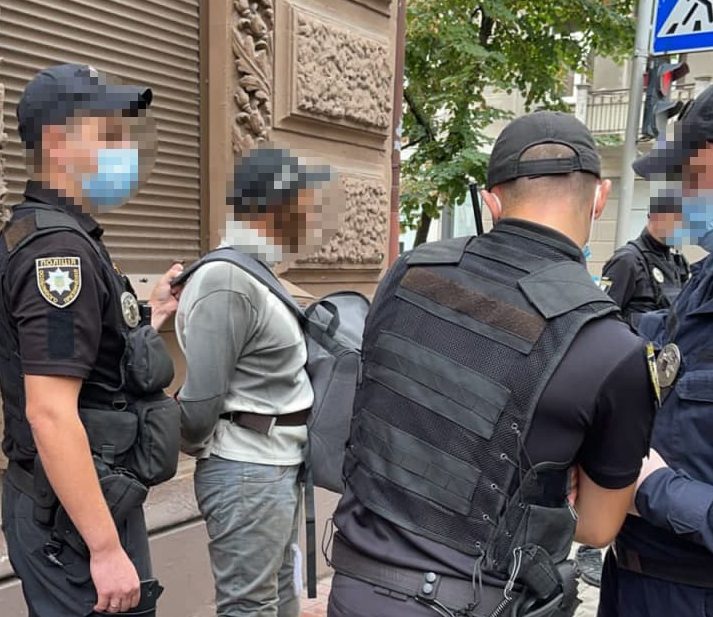 У Києві затримали чоловіка, який намагався підпалити Офіс омбудсмена та Верховного касаційного суду