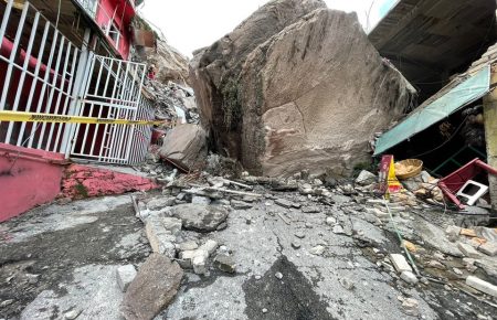 У Мексиці на житловий район обвалилася скеля (ФОТО, ВІДЕО)