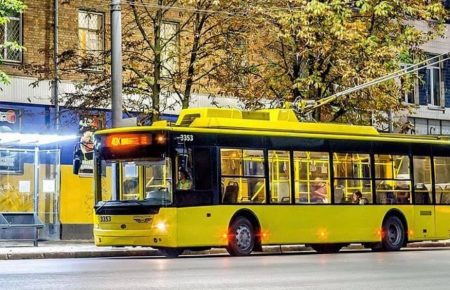 На вихідних у Києві змінять рух транспорту через масові заходи (перелік маршрутів)