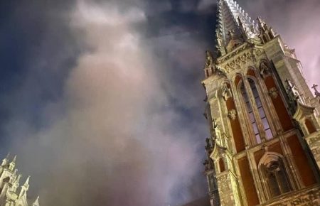 Пожежа у костелі Святого Миколая: пошкоджено орган (фото)