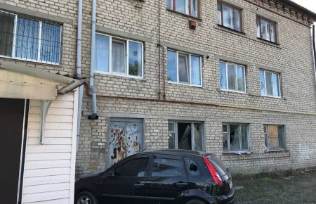 Под обстрел города Счастье на Луганщине попал руководитель ВГА, в жилых кварталах разорвалось 6 мин