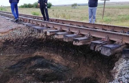 На перегоні Новоселиця-Мамалига провалився ґрунт: УЗ змінила маршрут поїзду №118