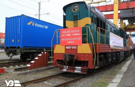 Украина отправила в Китай первый контейнерный поезд с экспортом
