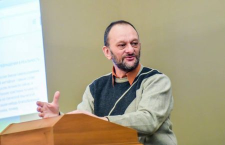 Українські ЗМІ замовчують питання, пов’язані з іміджем Зеленського та його оточення — Панич