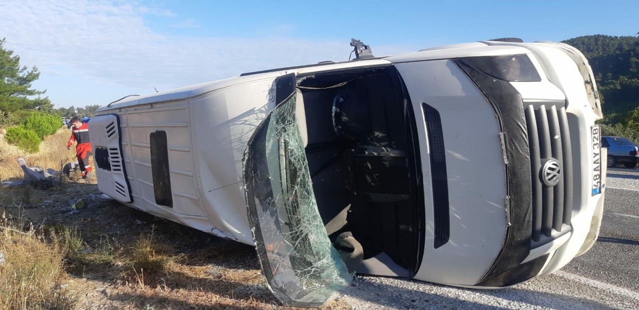 В Турции у водителя туристического автобуса произошел сердечный приступ, пострадали украинцы (видео)