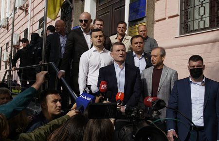 Суд продовжив нардепу Медведчуку домашній арешт до 31 жовтня