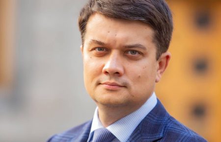 Арахамия начал сбор подписей за отставку Разумкова с должности главы ВР