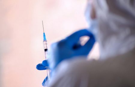 Уряд пропонує ввести штрафи у десятки тисяч грн за підроблення документів про вакцинацію