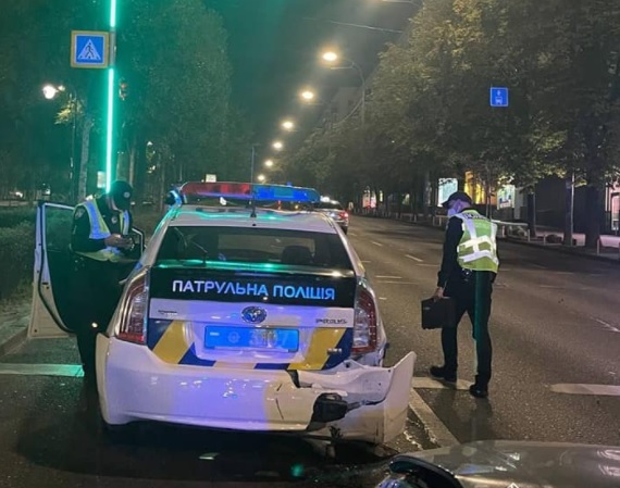 У Києві сталася ДТП за участі автомобіля поліції