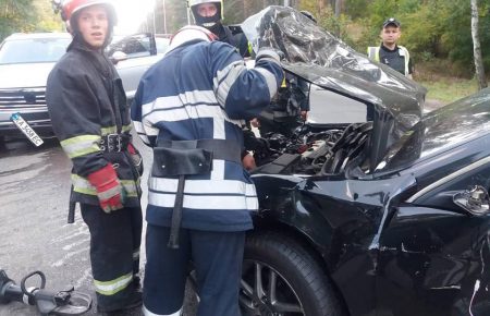 У Києві на Столичному шосе зіштовхнулися 9 авто, є постраждалі