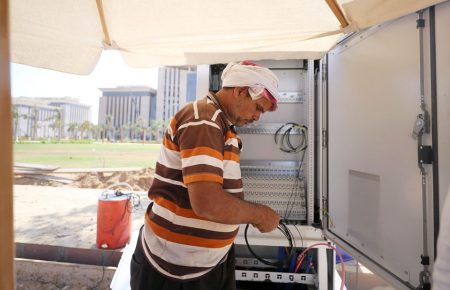 Wi-Fi від ліхтарів: У пустелі Єгипту будують нову технологічну столицю