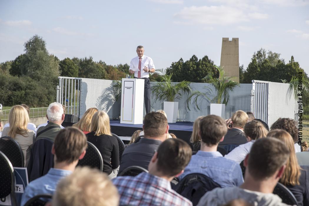 Кличко виступив у Німеччині перед молоддю як гість виборчої кампанії правлячої партії