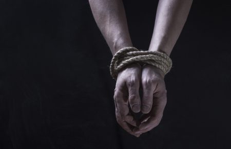 Коли вербують, ніколи не говорять «запрошуємо в рабство» — президентка правозахисної організації