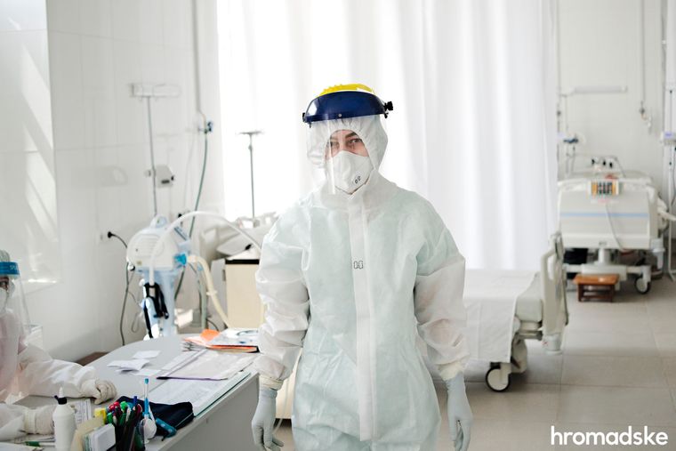 В Харькове не хватает мест для пациентов с COVID-19, их везут в районные больницы