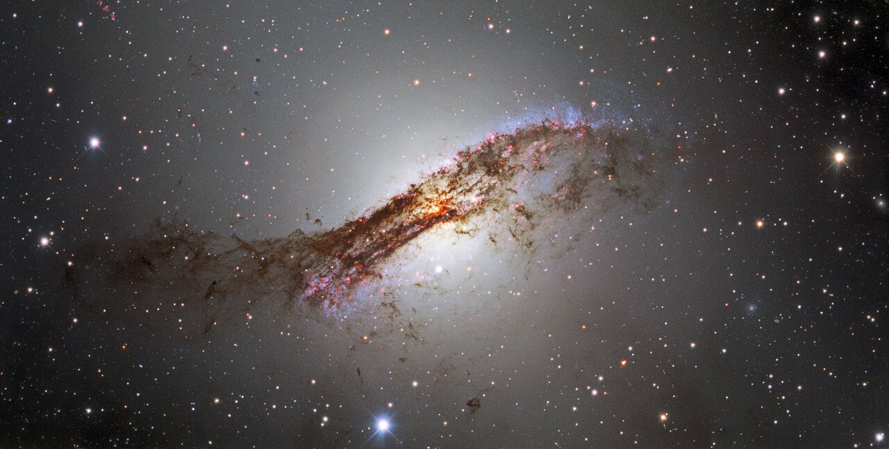 Астрономи зробили світлину галактики у сузір’ї Кентавр