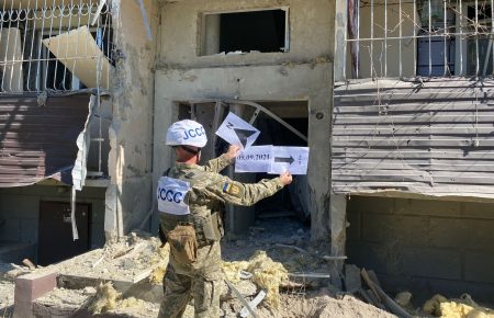На Донбасі бойовики обстріляли село Кряківка