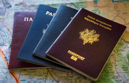 Якщо у людини 3 паспорти, один з яких — український, Україна сприйматиме її як свого громадянина — адвокат