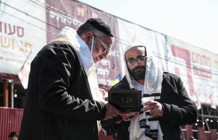 Свято Рош га-Шана в Умані: припинено розслідування щодо хасидів, які нібито підробили тести на COVID-19