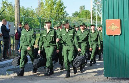 В окупованому Криму відкрито понад 200 кримінальних справ за ухилення від служби в ЗС РФ