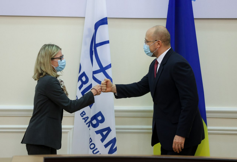 Україна і Світовий банк підписали дві угоди на $411 млн