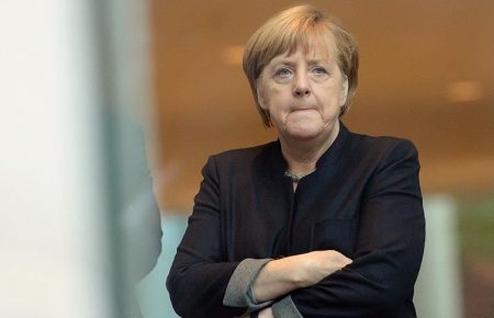 Меркель виступила за політичний діалог із талібами
