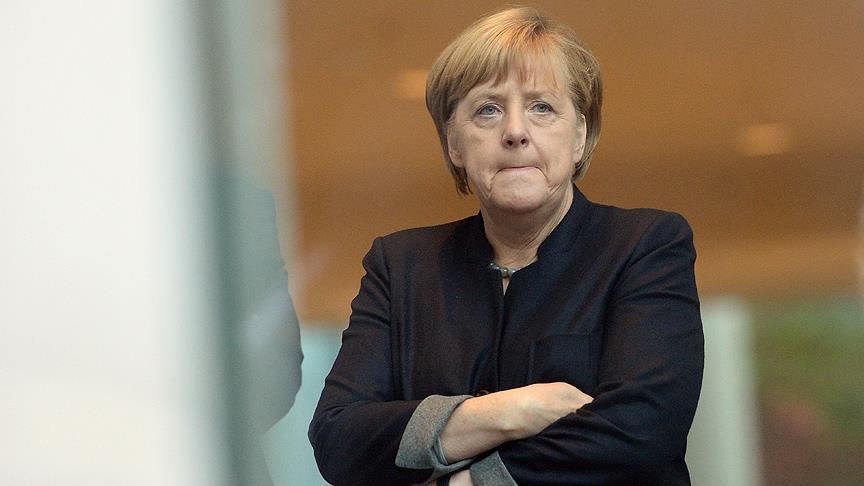 Меркель виступила за політичний діалог із талібами