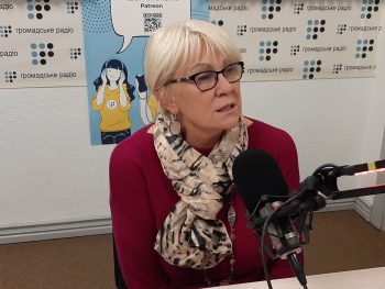 Відповідальність за дітей, позбавлених батьківської турботи, мають взяти громади — Світлана Толстоухова Відповідальність за дітей, позбавлених батьківської турботи, мають взяти громади — Світлана Толстоухова