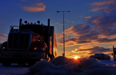В Україні можуть зробити платними дороги для вантажівок вагою понад 12 тонн