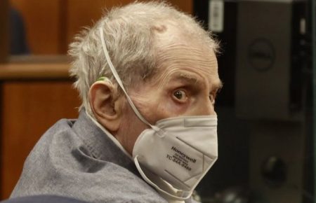 78-летнего миллиардера, который случайно признался в убийстве во время интервью, приговорили к пожизненному заключению
