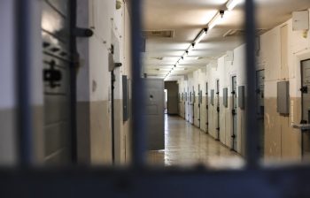 Тюрьма как метод перевоспитания: почему это не работает?