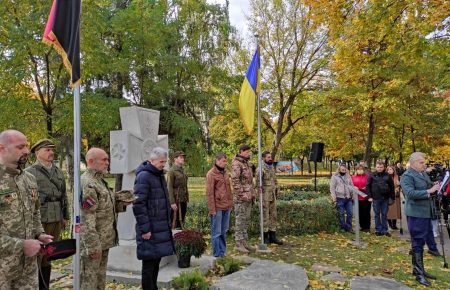 9 років на дозвіл: У Києві встановили пам’ятний знак борцям та борчиням за незалежність України