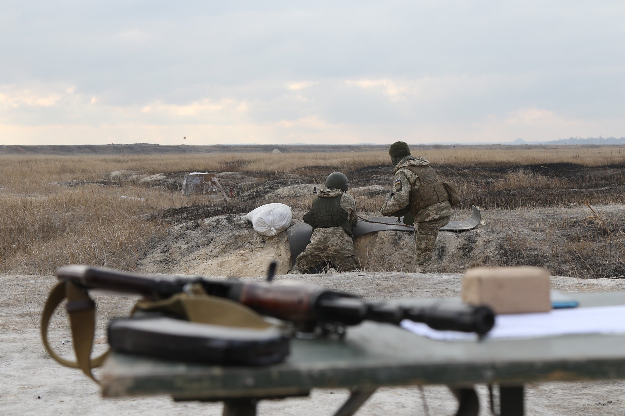 На Донбасі бойовики тричі стріляли з забороненої зброї