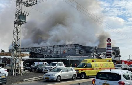 В Ізраїлі горів торговельний центр, щонайменше 7 постраждалих