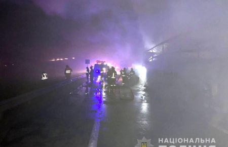 На трасі Київ-Одеса зіштовхнулися вантажівки та автівки: троє загиблих